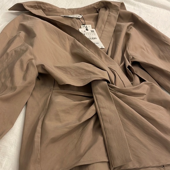 Zara front cut out long sleeve blouse in Beige/Tan - Picture 3 of 4